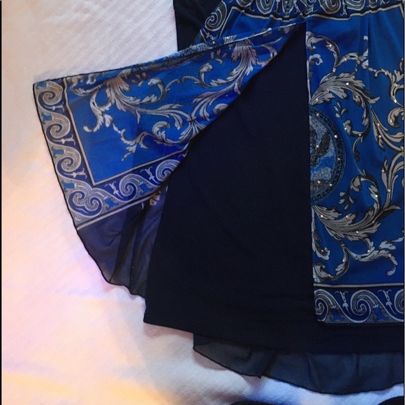 Hi-low Top W/Sheer Patterned Overlay - Picture 6 of 9